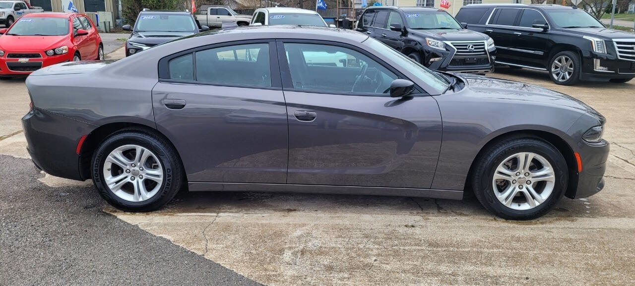 Used 2023 Dodge Charger SXT image 4