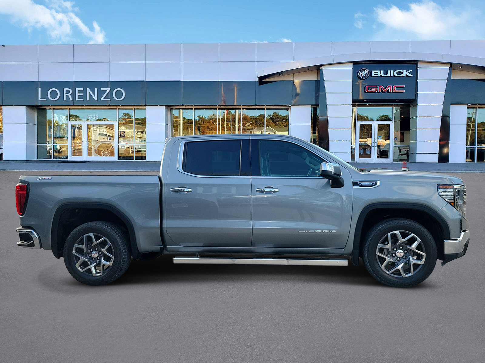 Used 2024 GMC Sierra 1500 SLT AWD/4WD image 4