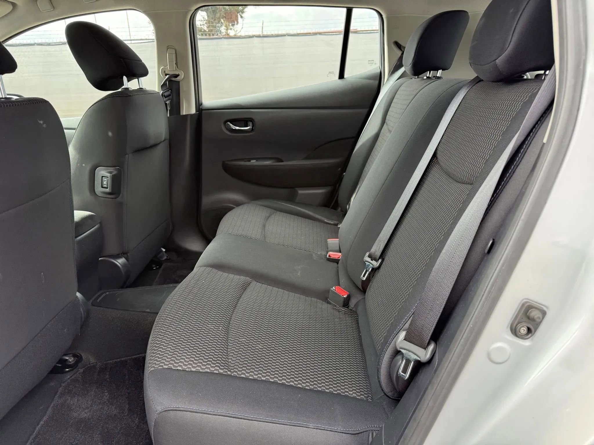 Used 2014 Nissan Leaf S image 21