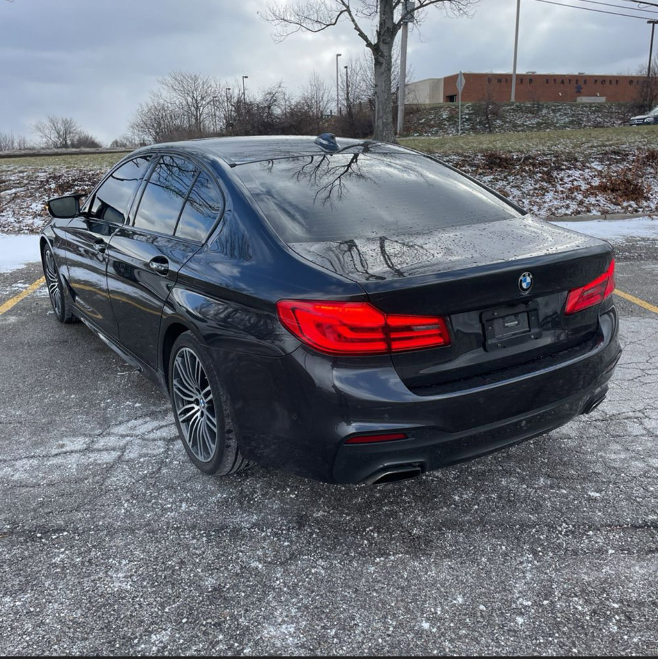 Used 2017 BMW 540i xDrive image 3