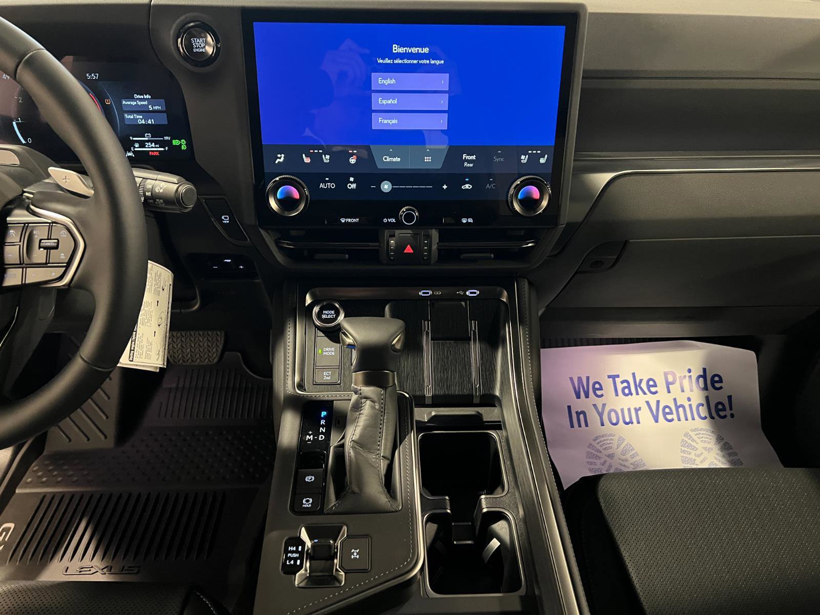 Used 2026 Lexus GX 550 w/ Accessory Package (2T) AWD/4WD image 16