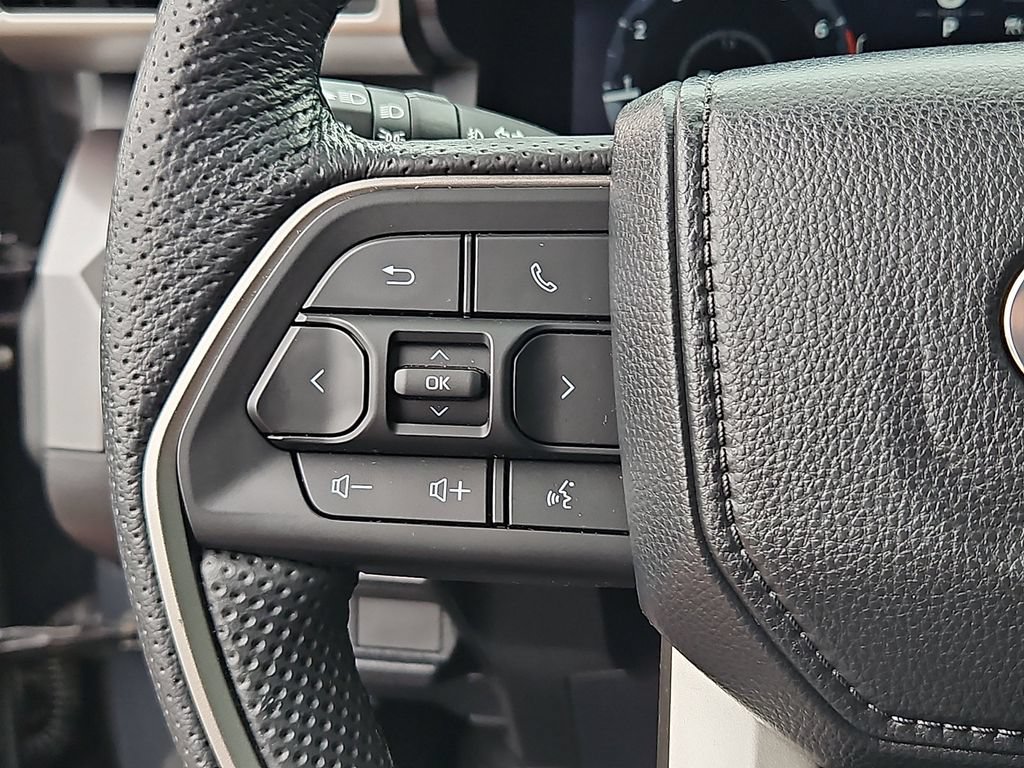 Used 2024 Toyota Tacoma TRD Off-Road w/ TRD Off Road Premium Package AWD/4WD image 19