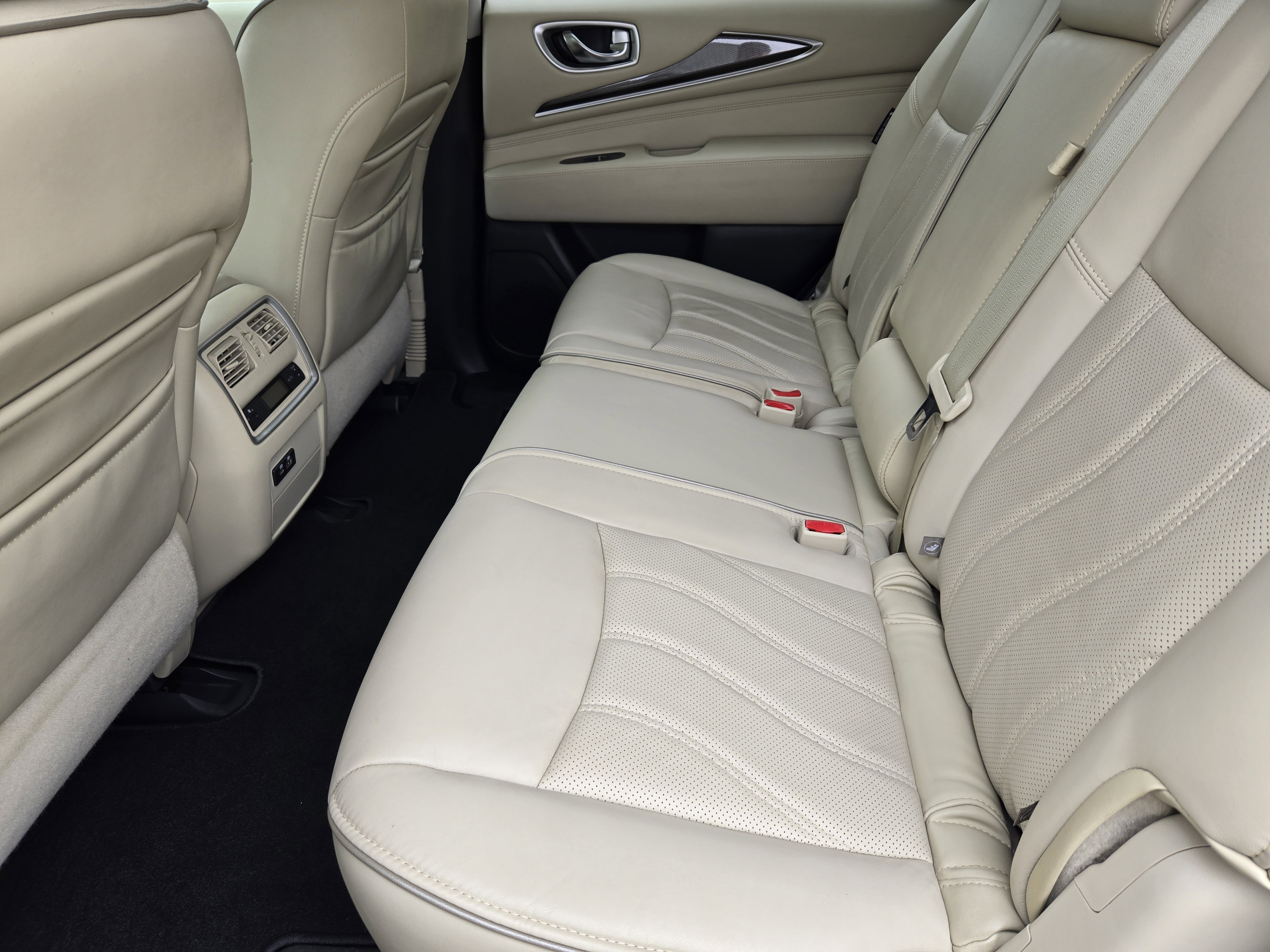 Used 2019 INFINITI QX60 Luxe w/ Essential Package FWD image 10