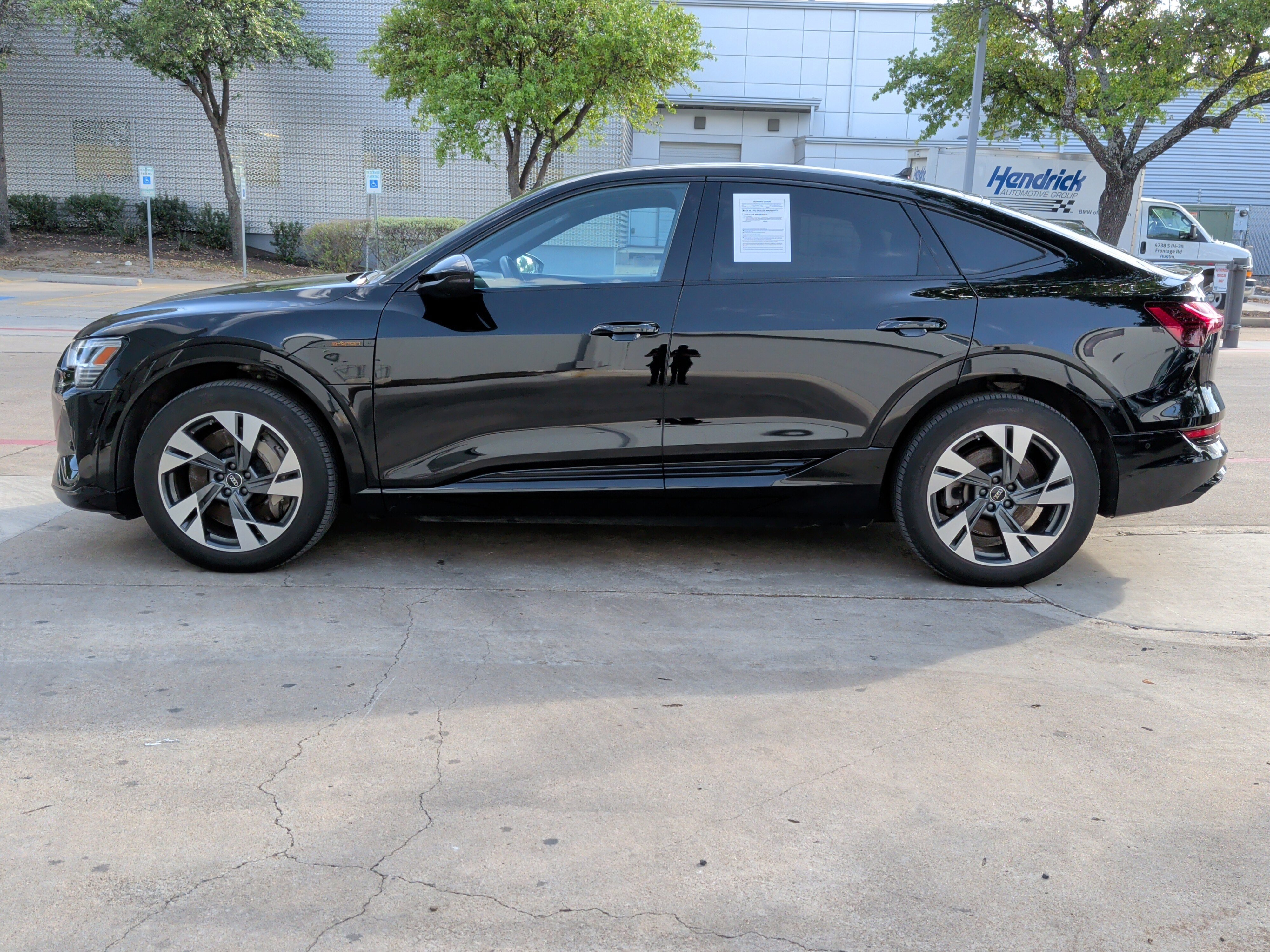 Certified 2023 Audi e-tron Premium w/ Convenience Plus Package AWD/4WD image 7