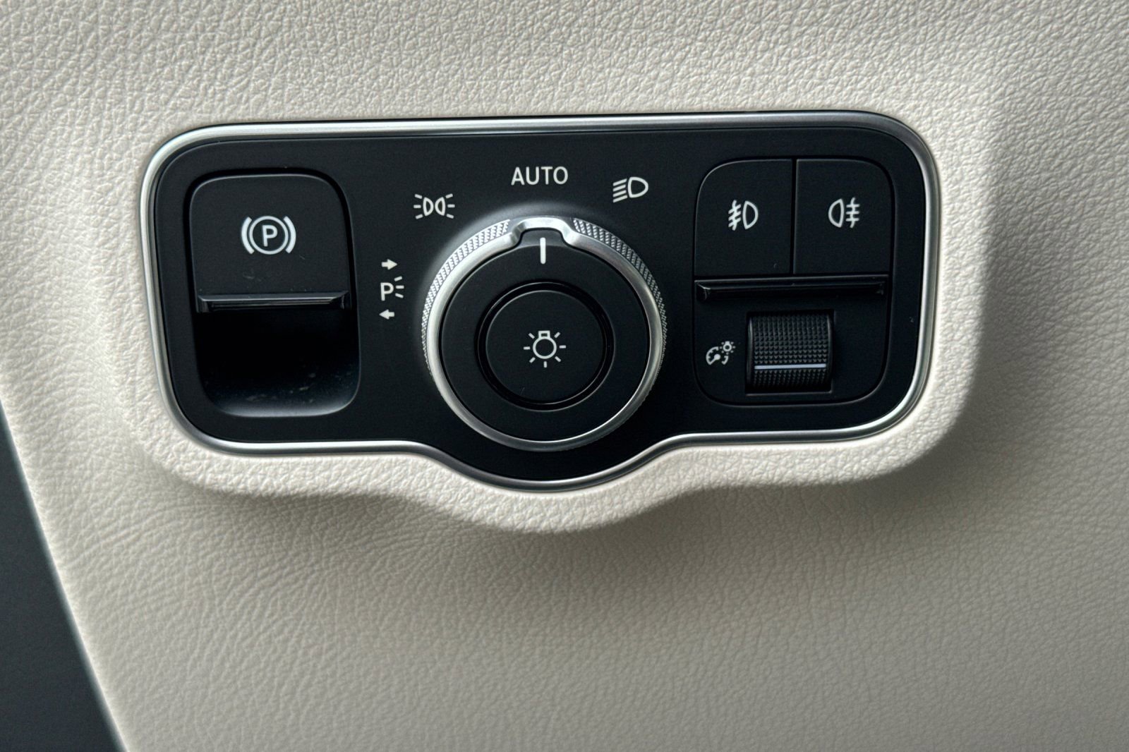 Certified 2025 Mercedes-Benz GLA 250 image 31