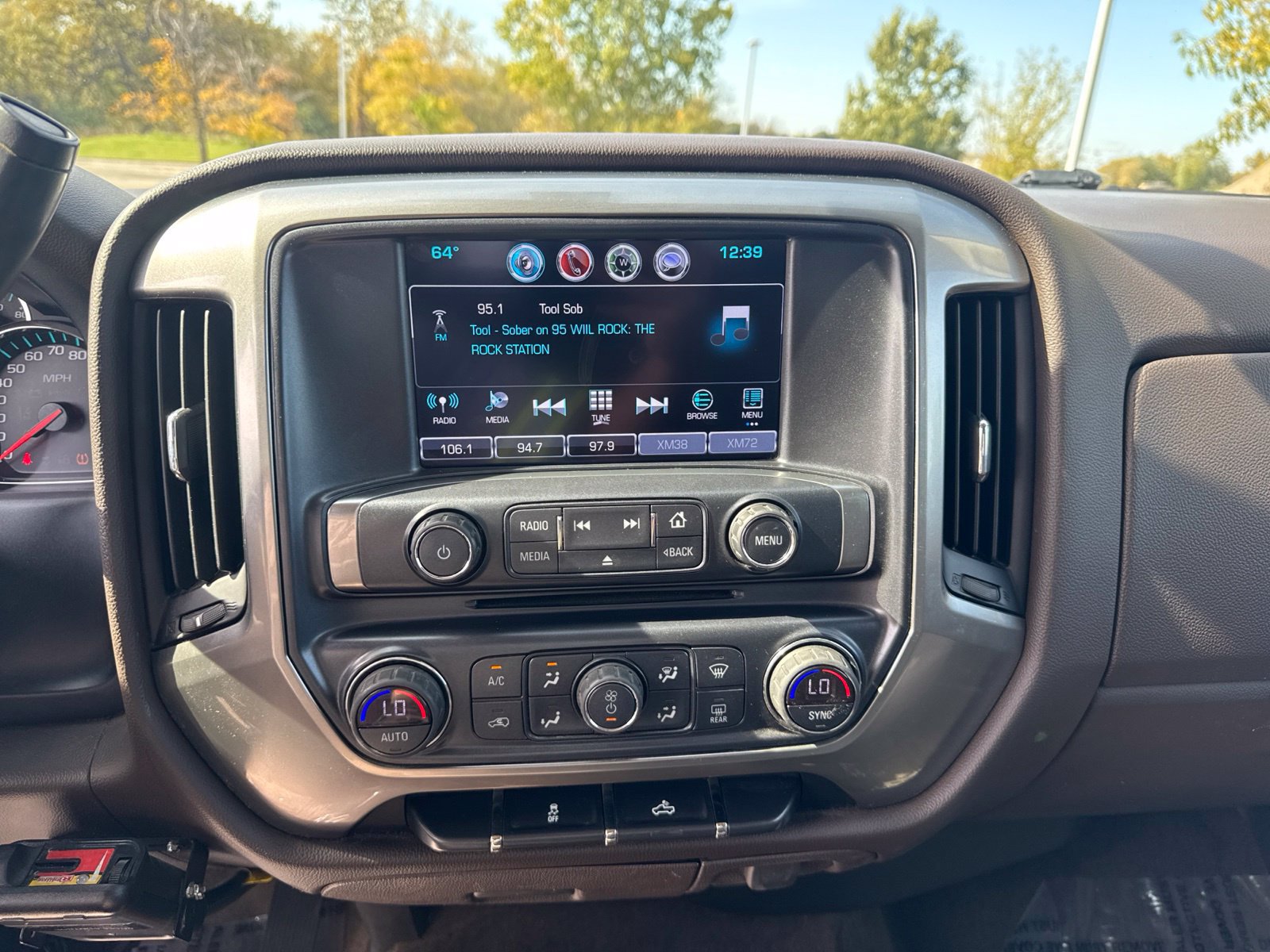 Used 2018 Chevrolet Silverado 1500 LT w/ All Star Edition AWD/4WD image 20