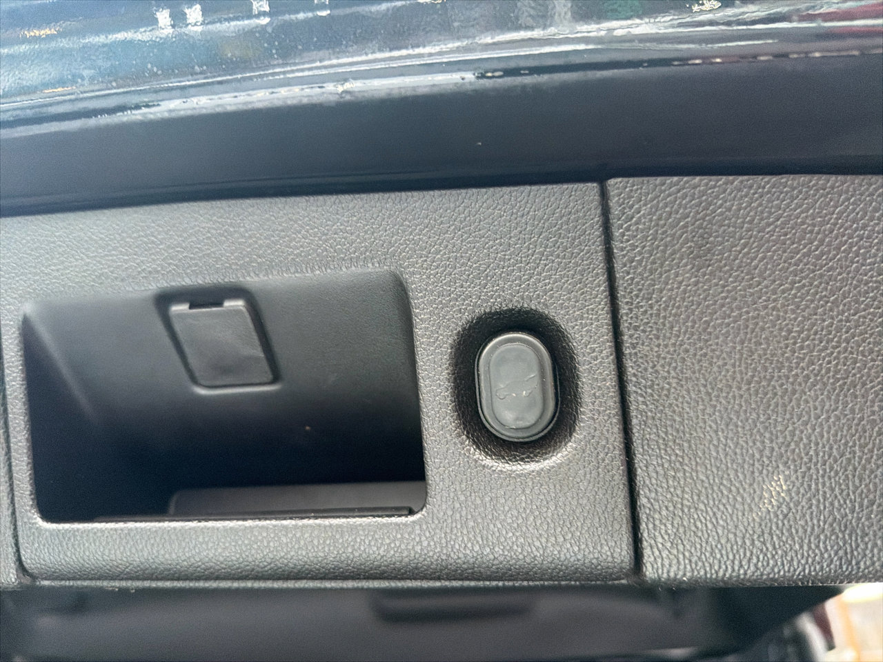 Used 2016 GMC Yukon XL SLT w/ Open Road Package image 11