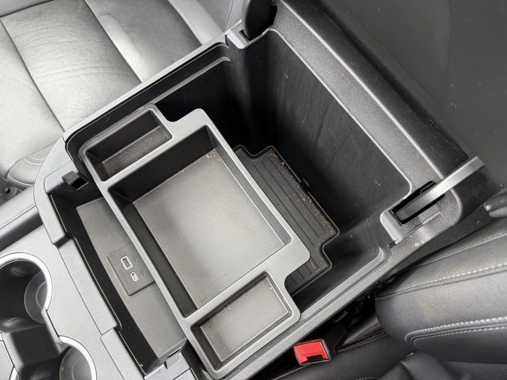 Used 2022 Chevrolet Suburban LT w/ LT Signature Package image 28