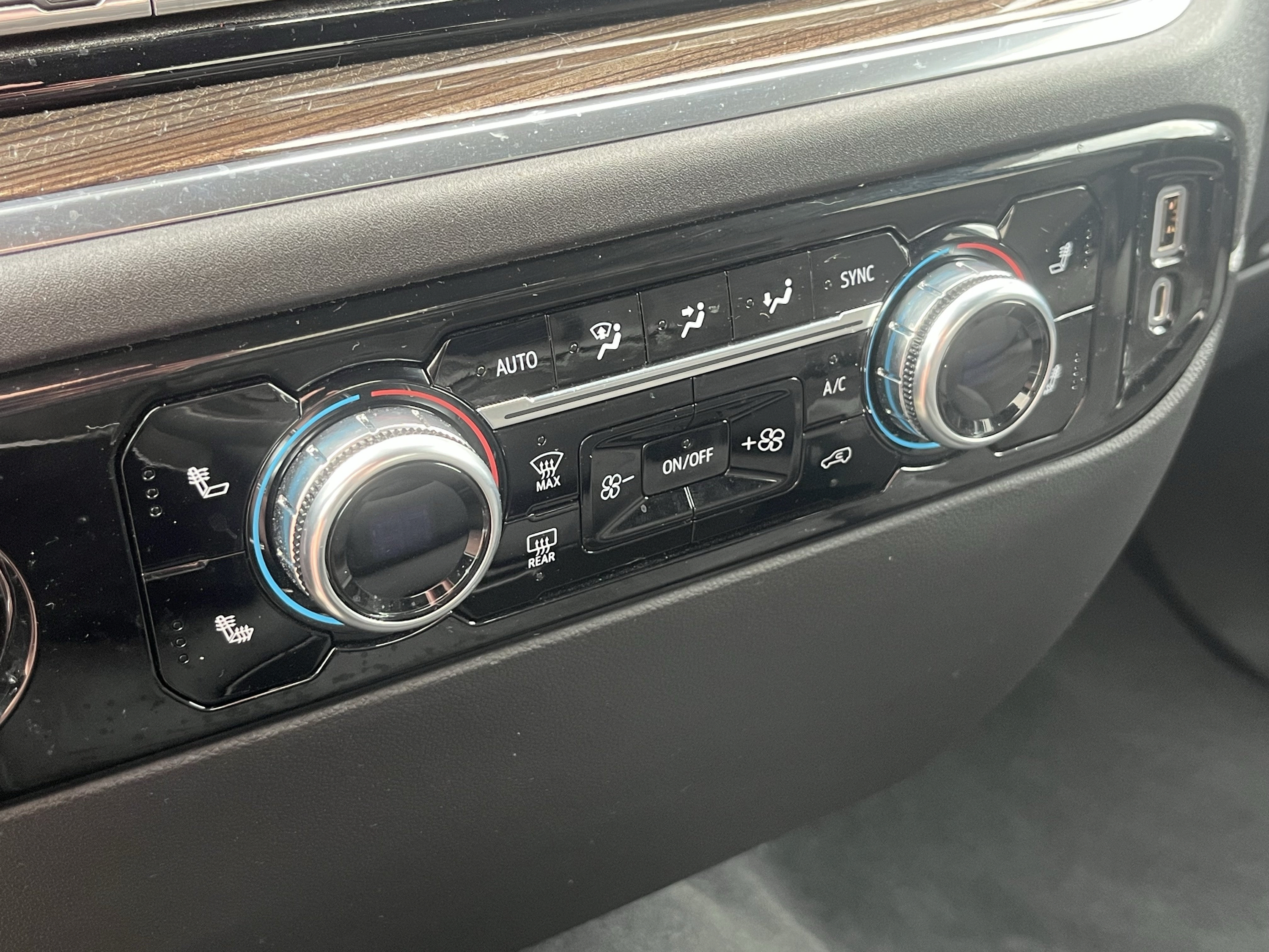 Used 2023 GMC Sierra 1500 Elevation AWD/4WD image 28