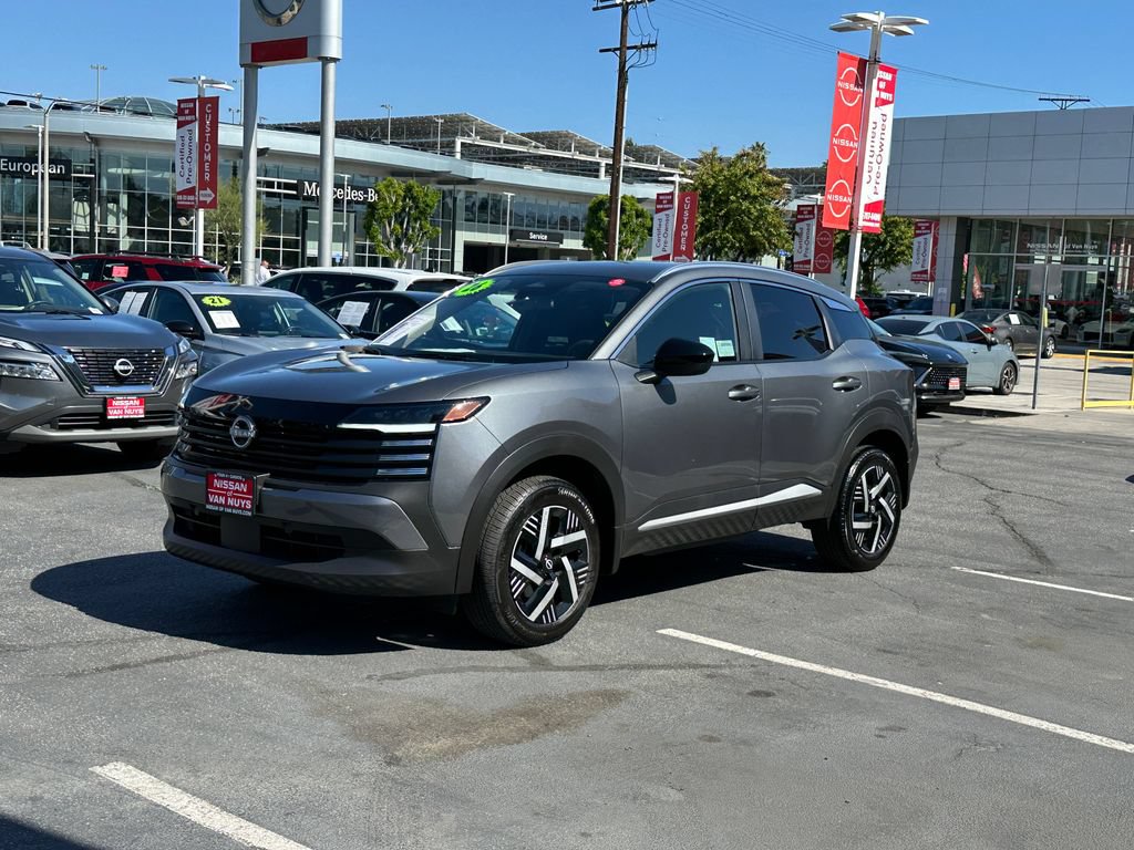 Used 2026 Nissan Kicks SV FWD image 2
