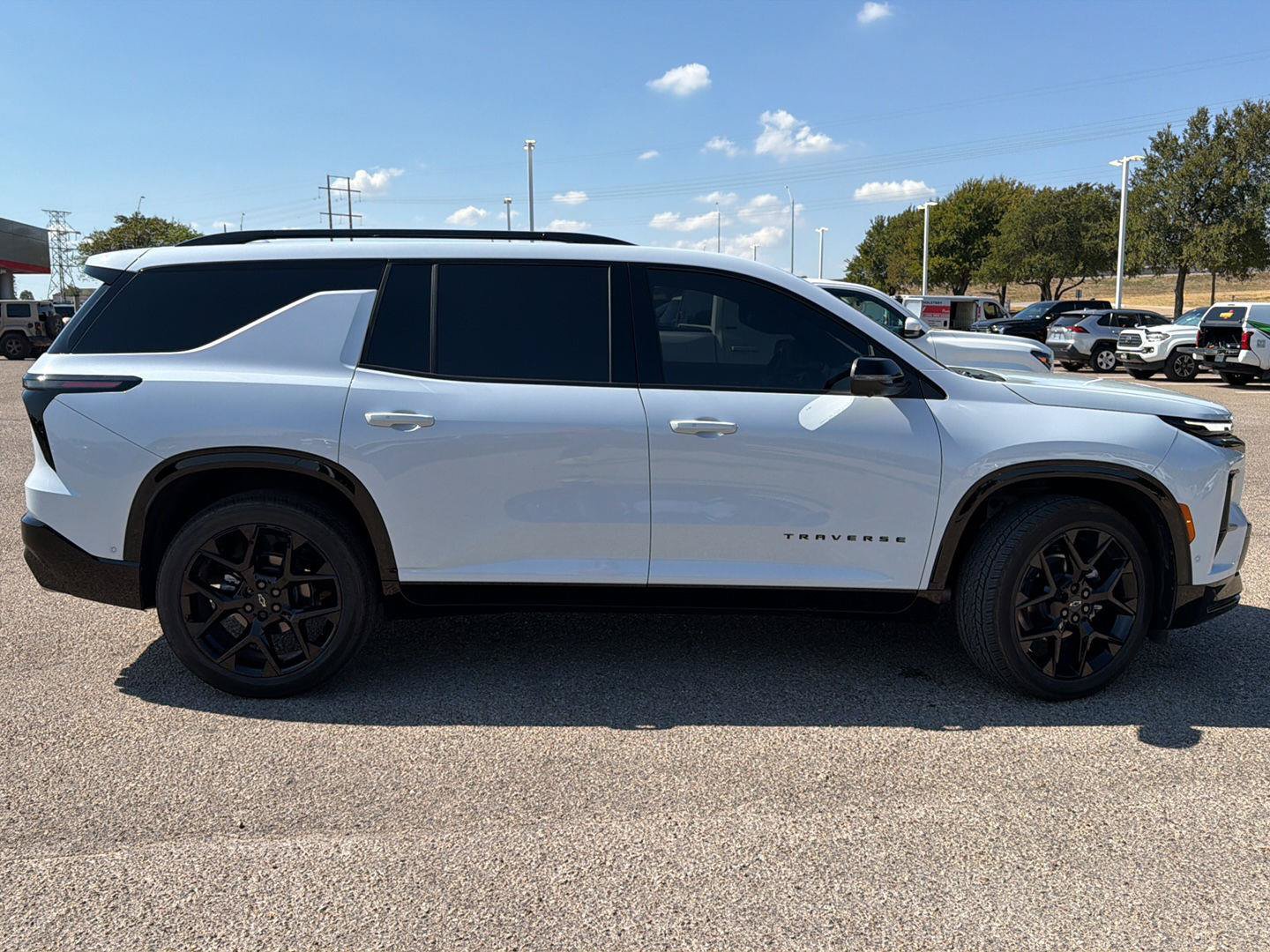 Used 2026 Chevrolet Traverse RS FWD image 8