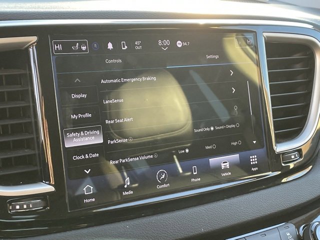 Certified 2024 Chrysler Pacifica Touring-L image 19