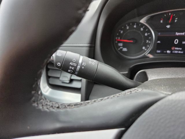 Used 2024 GMC Terrain SLT w/ Infotainment Package II image 21