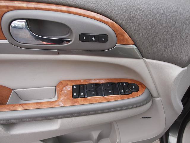 Used 2011 Buick Enclave CXL w/ Trailering Provision Package FWD image 9