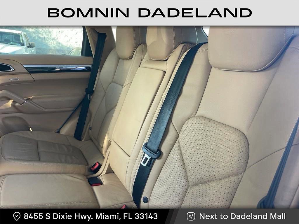 Used 2014 Porsche Cayenne Platinum Edition image 8
