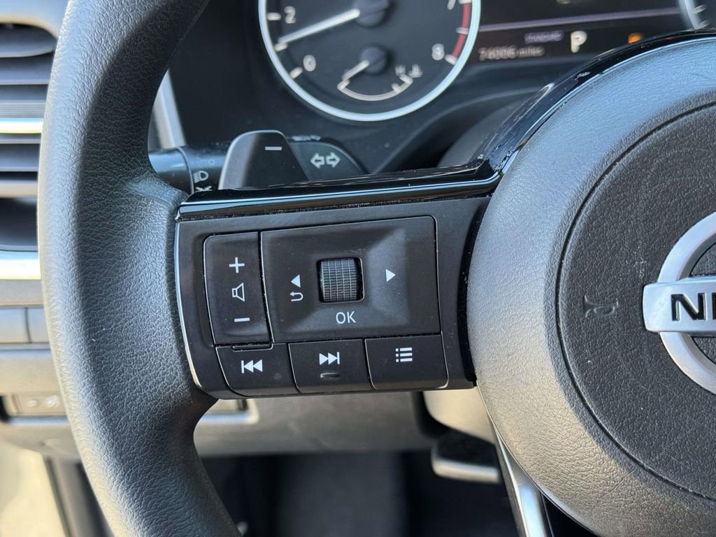 Used 2021 Nissan Rogue S FWD image 11
