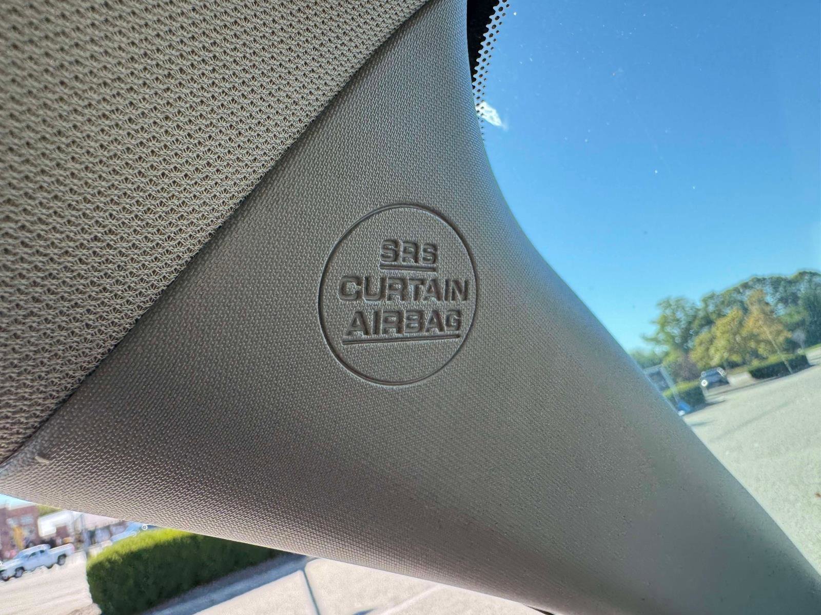 Used 2020 Toyota Sienna LE w/ Cargo Management Package image 27