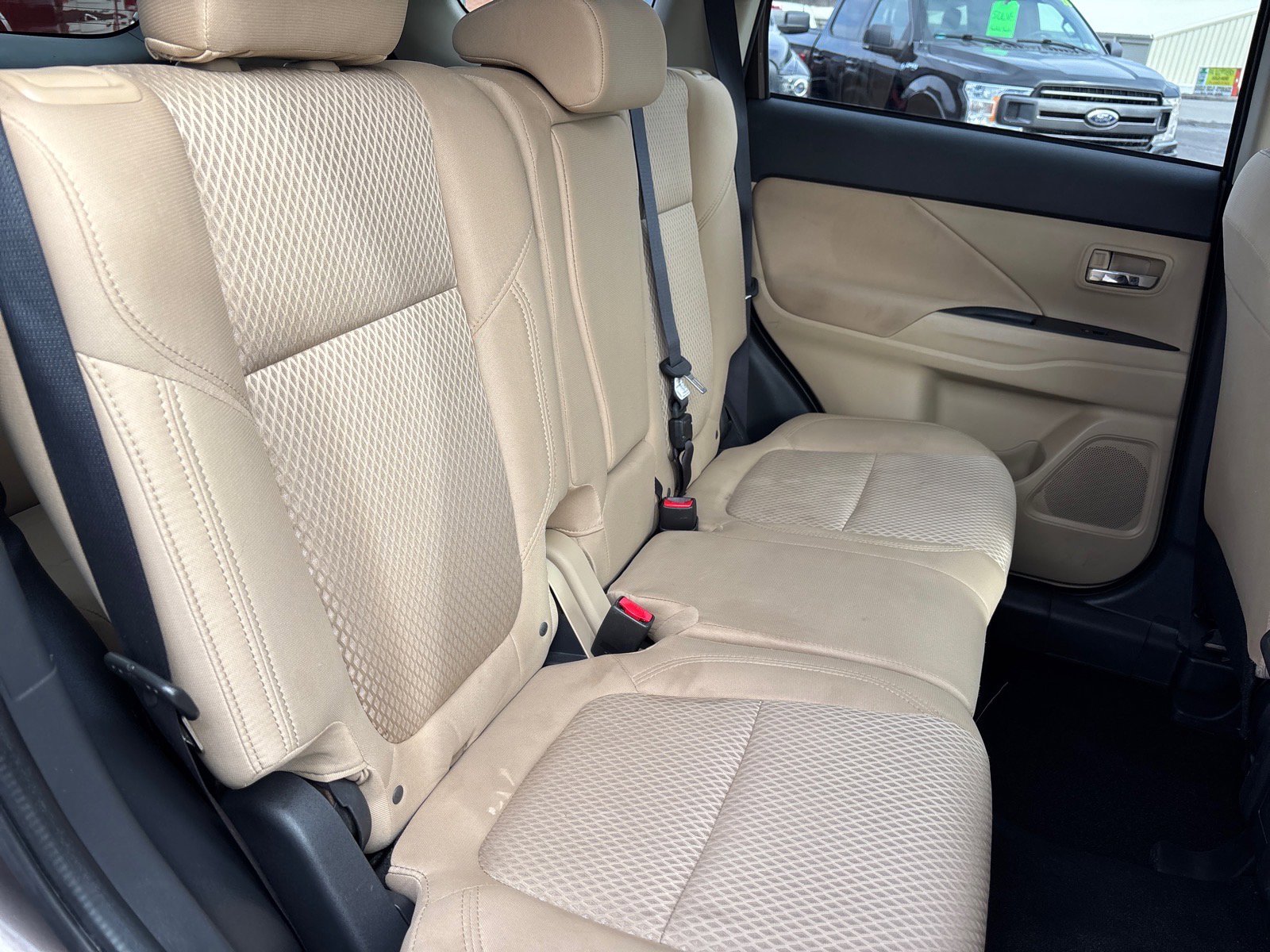 Used 2020 Mitsubishi Outlander ES image 16