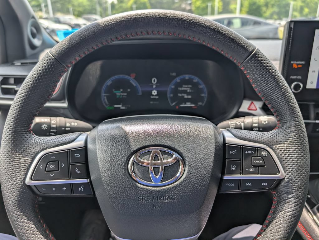 Used 2025 Toyota Sienna XSE w/ XSE Plus Package AWD/4WD image 30