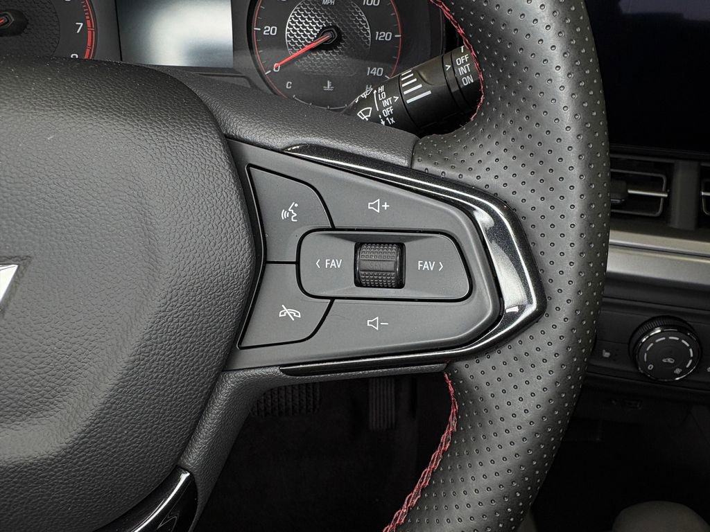 Used 2024 Chevrolet Trax RS w/ Driver Confidence Package image 17