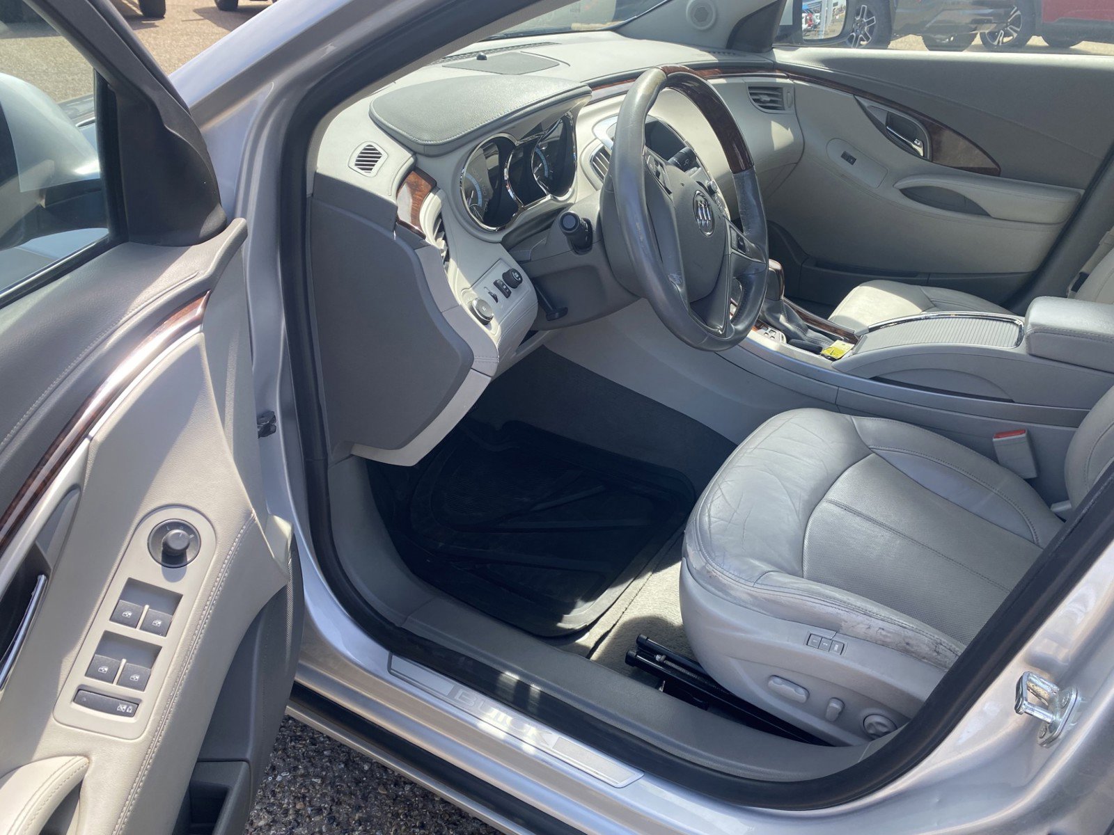 Used 2012 Buick LaCrosse Premium w/ Driver Confidence Package image 8