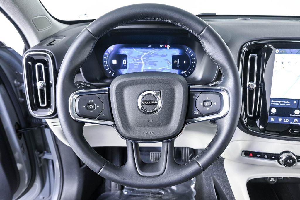 Certified 2026 Volvo XC40 B5 Plus AWD/4WD image 10