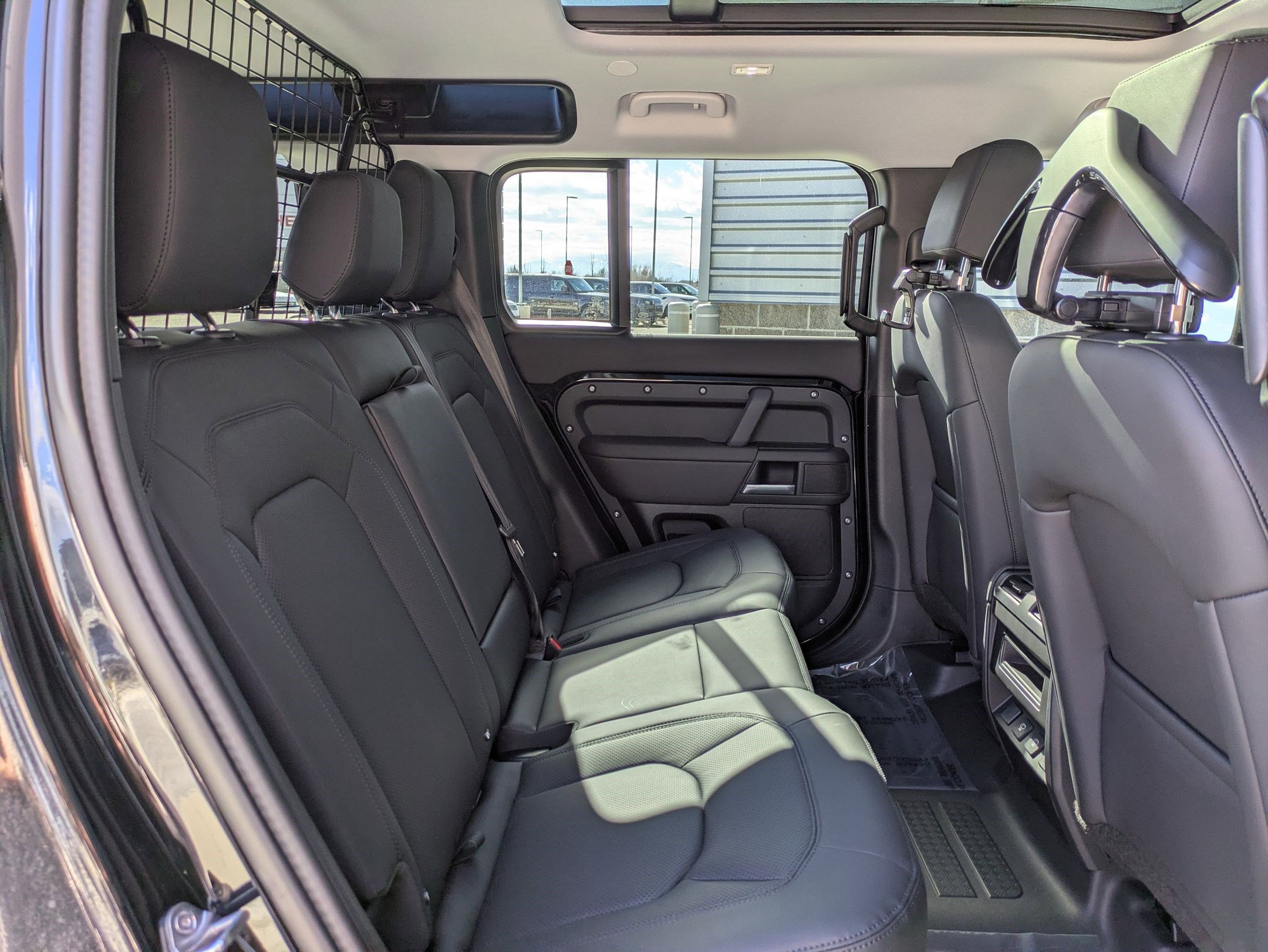 Certified 2025 Land Rover Defender 110 S image 28