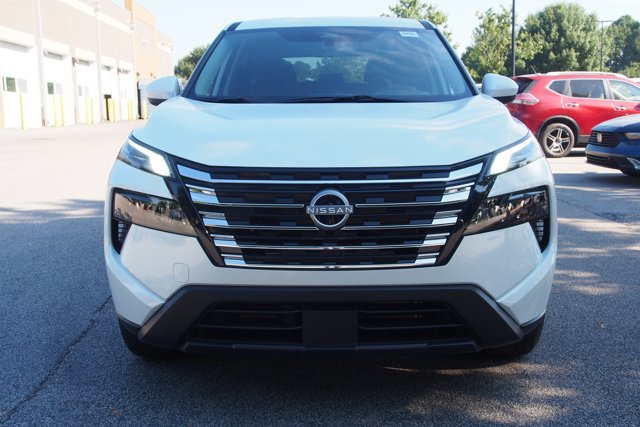 Used 2026 Nissan Rogue SV FWD image 2
