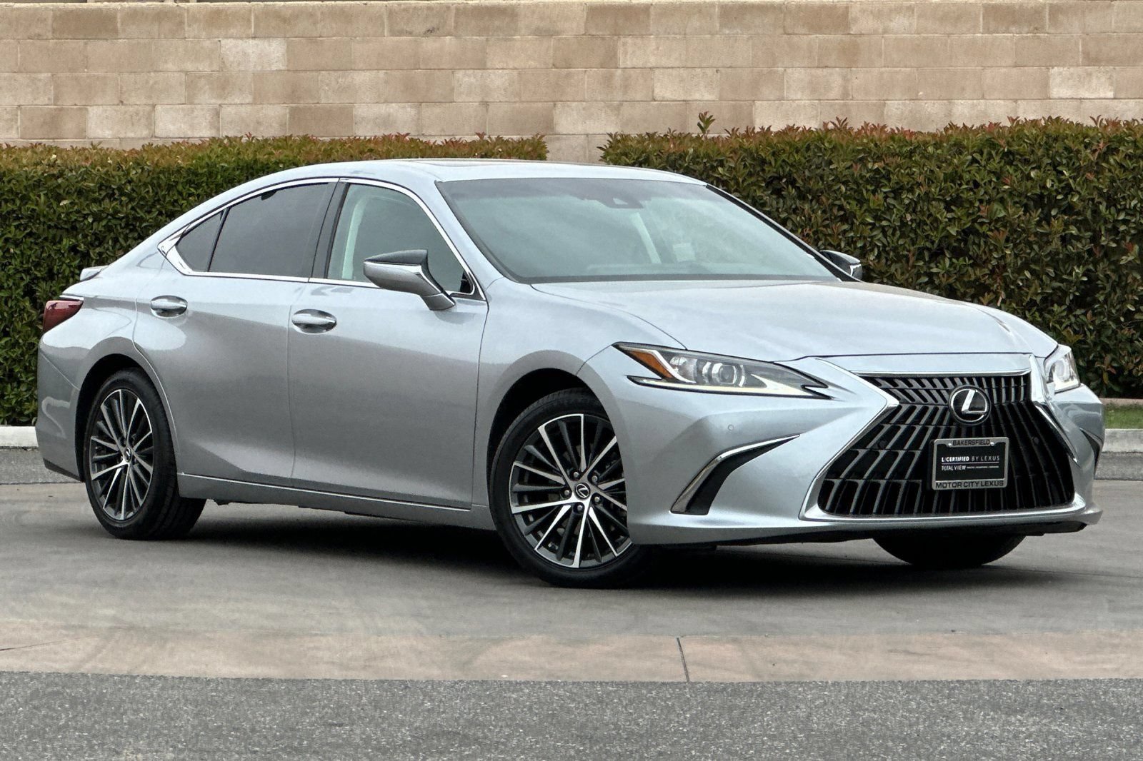 Certified 2023 Lexus ES 350 w/ Accessory Package (Z2) FWD image 2