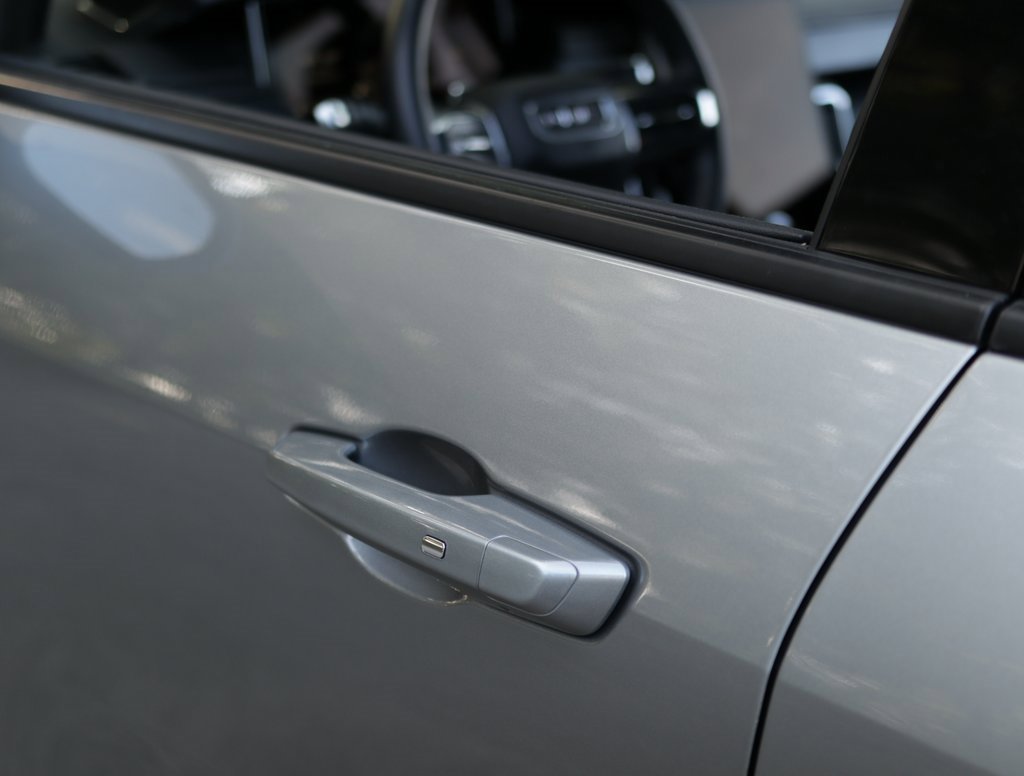 Used 2025 GMC Acadia Elevation image 40