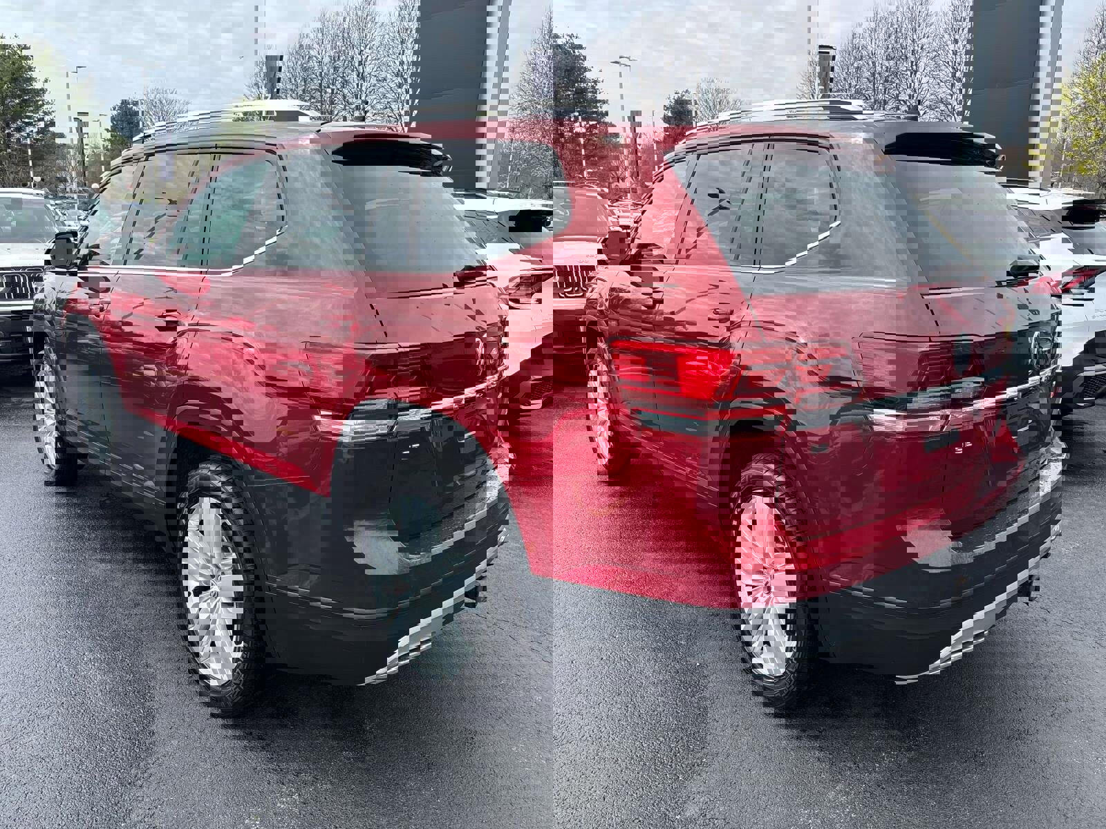 Used 2019 Volkswagen Atlas SE w/ Towing Package image 2