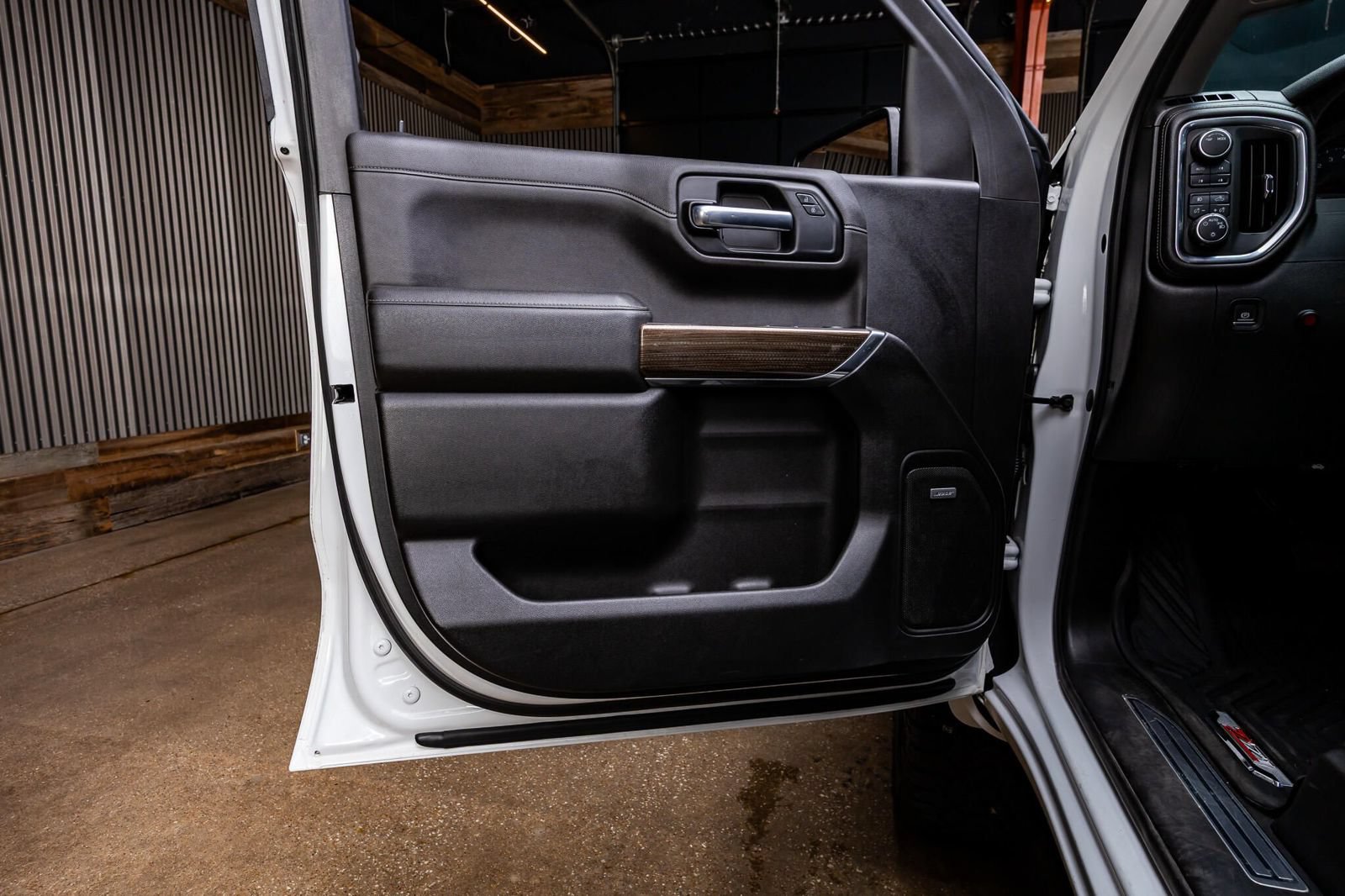 Used 2020 Chevrolet Silverado 1500 RST AWD/4WD image 43
