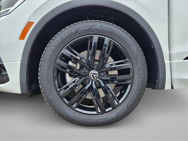 Used 2022 Volkswagen Tiguan SE R-Line FWD image 24