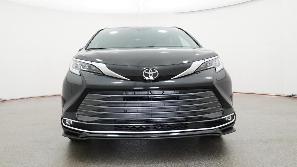 New 2026 Toyota Sienna Limited FWD image 31