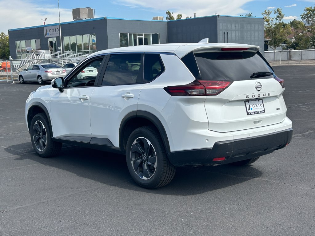 Used 2025 Nissan Rogue SV AWD/4WD image 6
