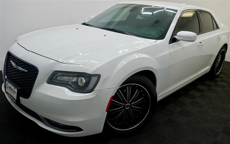 Used 2017 Chrysler 300 S image 2