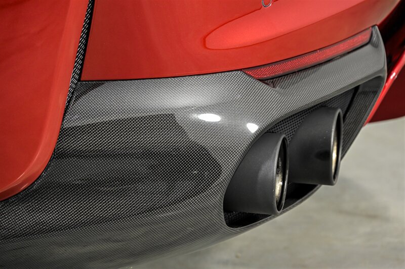 Used 2020 Ferrari 812 Superfast RWD image 12