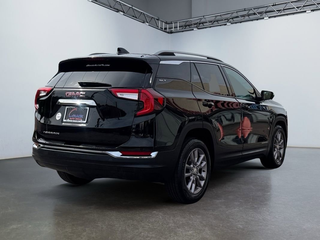 Used 2023 GMC Terrain SLT image 5