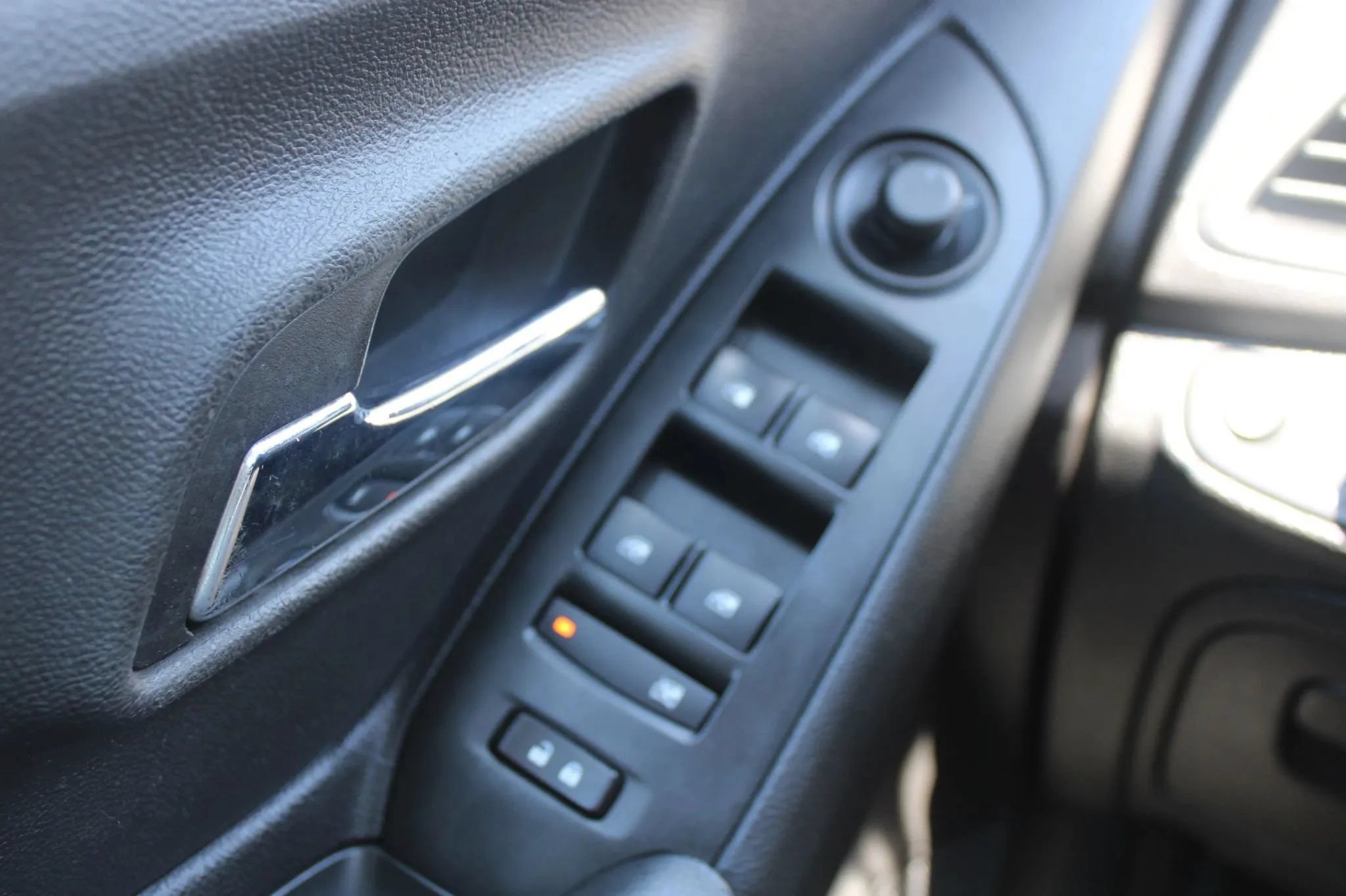 Used 2018 Chevrolet Trax LT FWD image 17