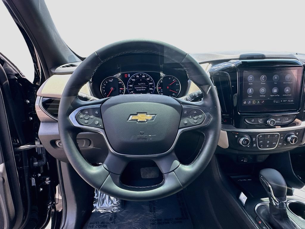 Used 2023 Chevrolet Traverse Premier FWD image 11