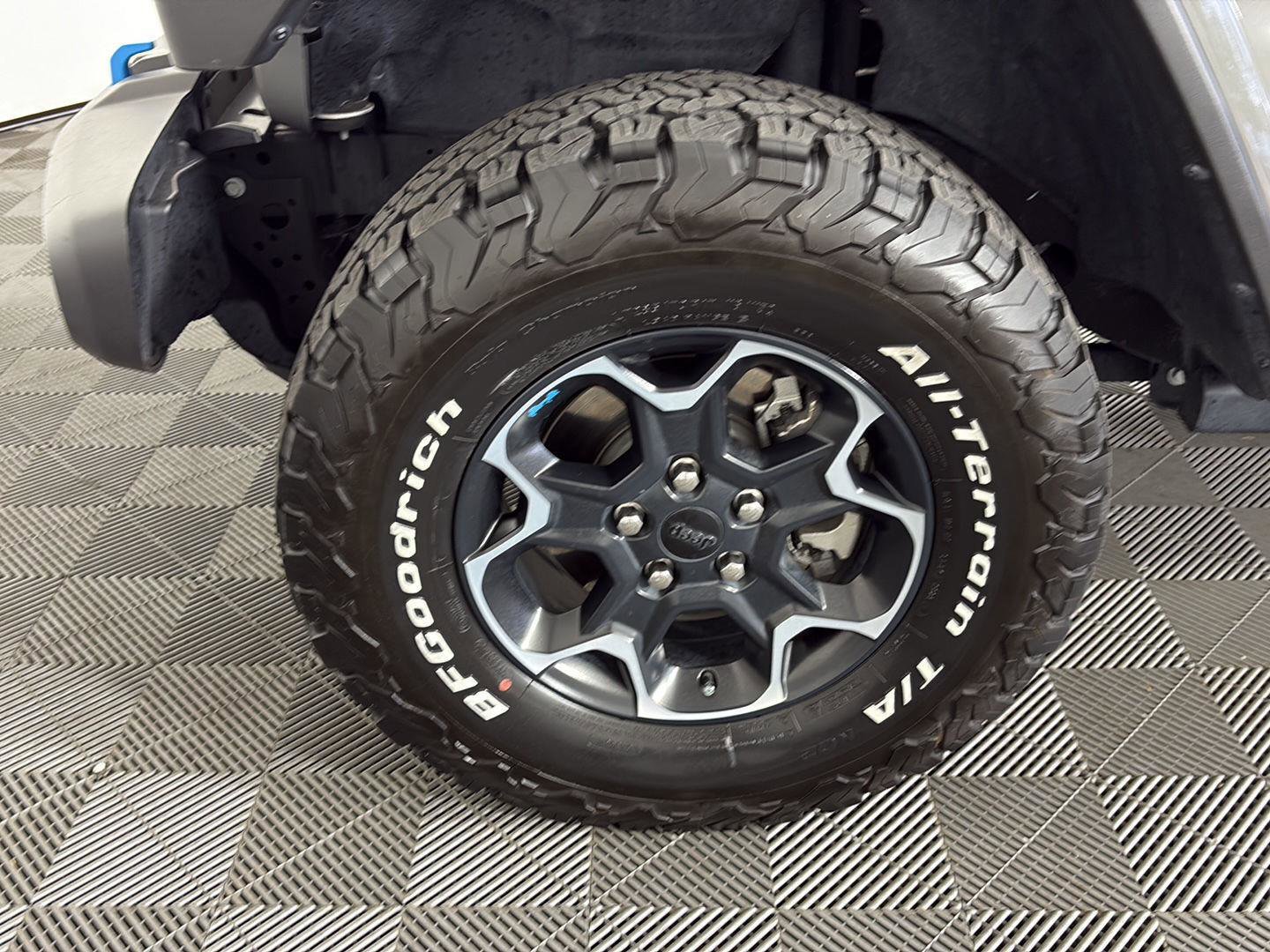 Used 2023 Jeep Wrangler Unlimited Rubicon 4xe w/ Cold Weather Group AWD/4WD image 19