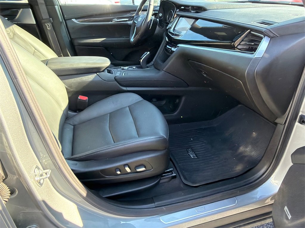 Used 2024 Cadillac XT6 Sport image 13