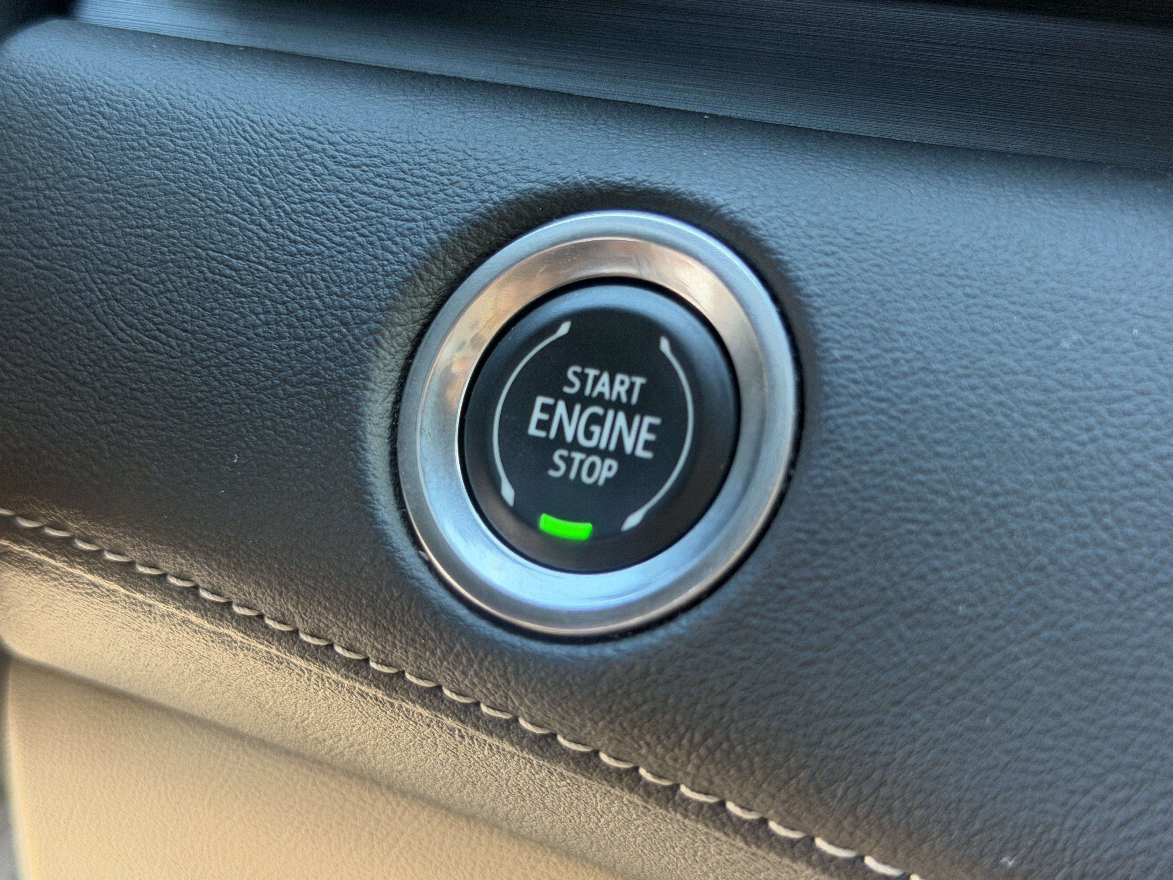Used 2021 Cadillac Escalade Premium Luxury w/ LPO, Illumination Package AWD/4WD image 29