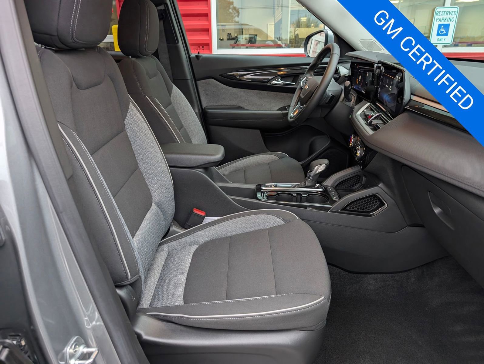 Used 2024 Chevrolet TrailBlazer LT w/ LT Cold Weather Package image 28