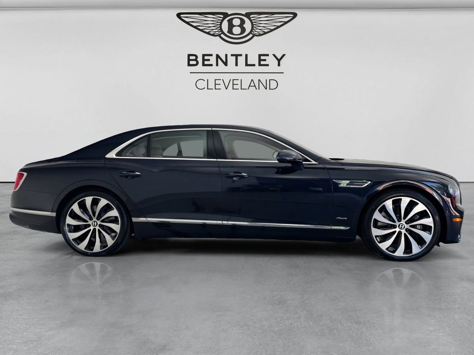 Used 2026 Bentley Flying Spur Plug-In Hybrid AWD/4WD image 2