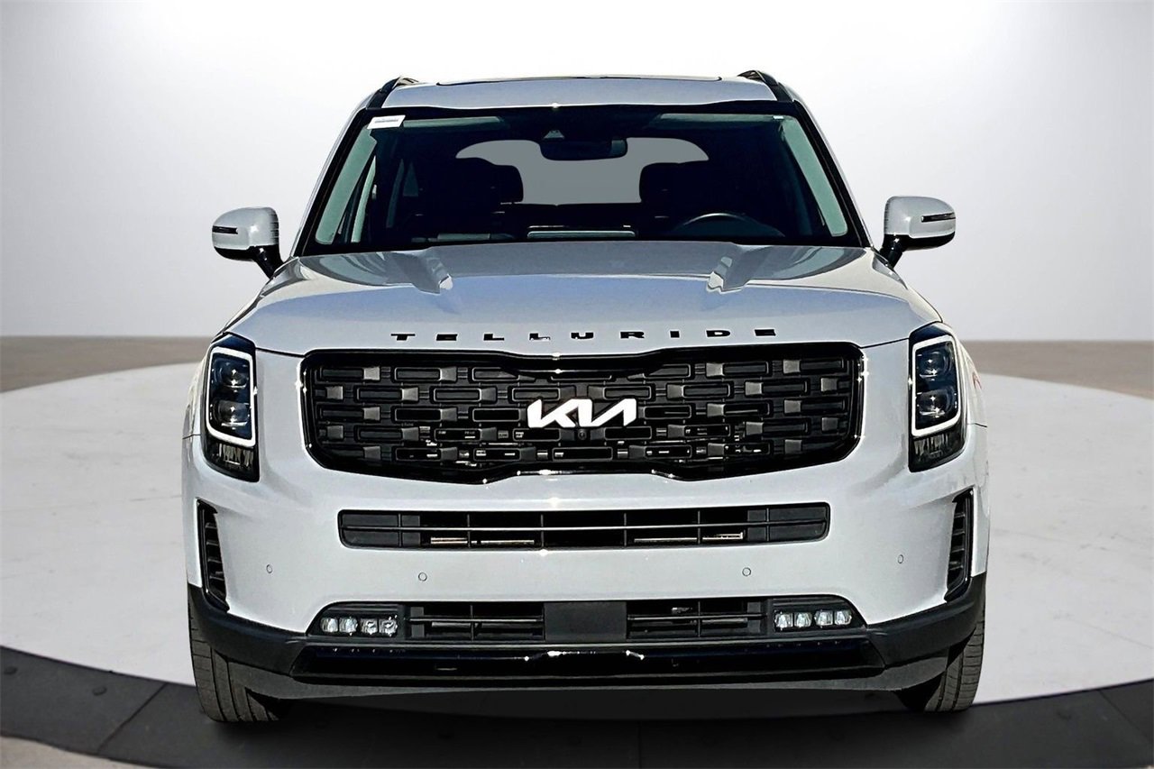 Used 2022 Kia Telluride SX w/ Nightfall Edition Package image 3