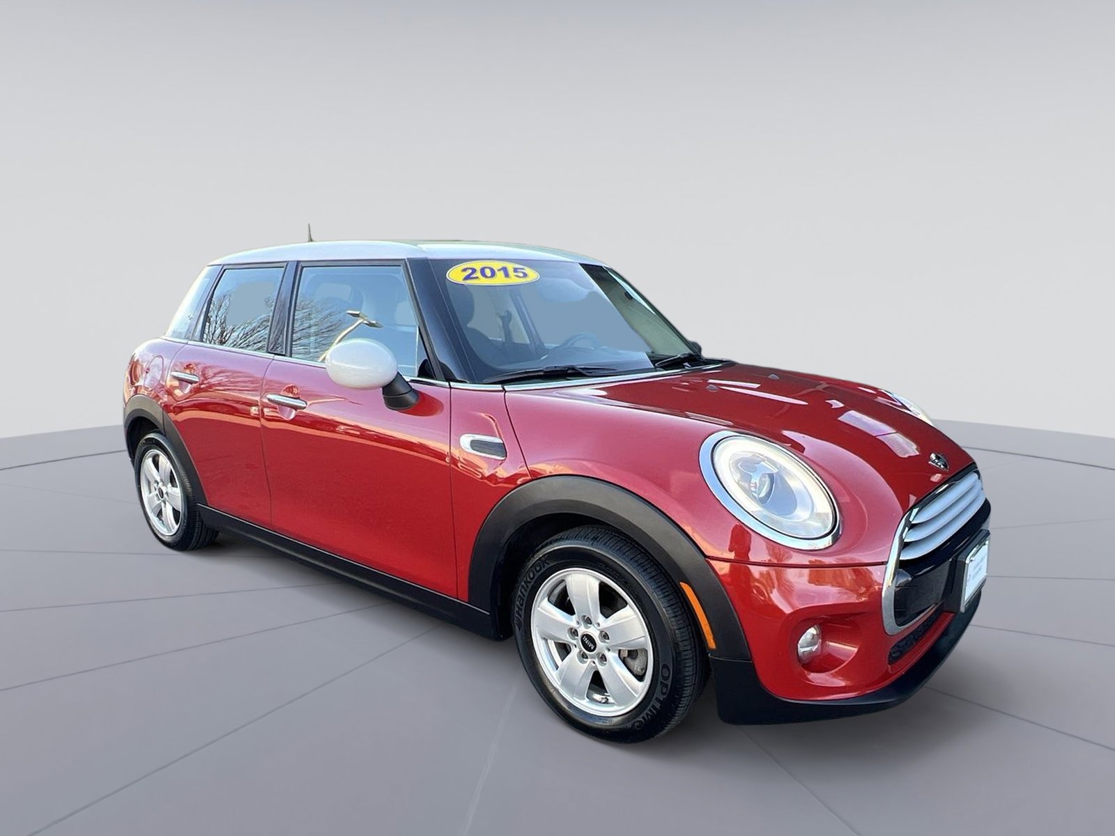 Used 2015 MINI Cooper 4-Door Hardtop image 7