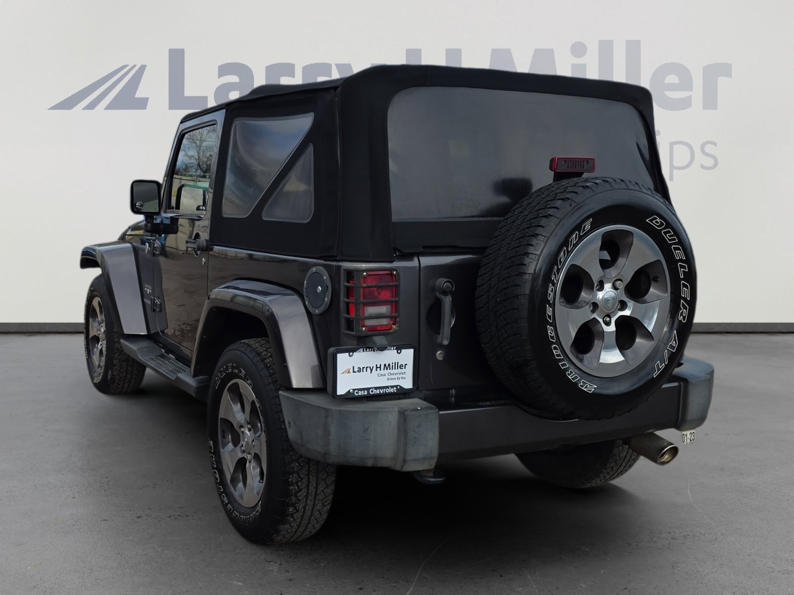 Used 2017 Jeep Wrangler Sahara w/ Connectivity Group image 3