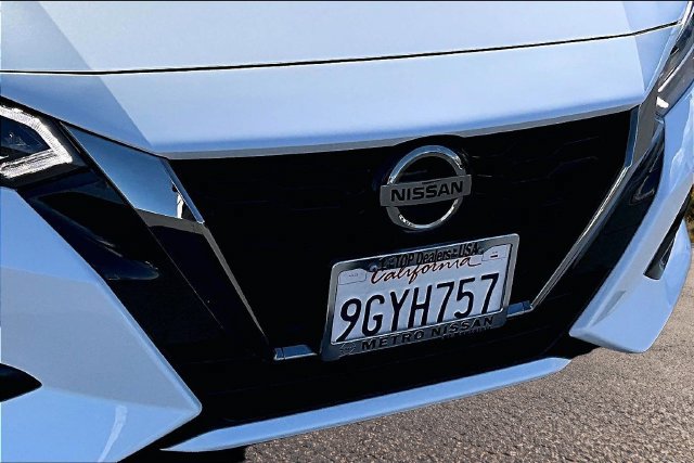 Used 2023 Nissan Sentra SR w/ SR Premium Package FWD image 31