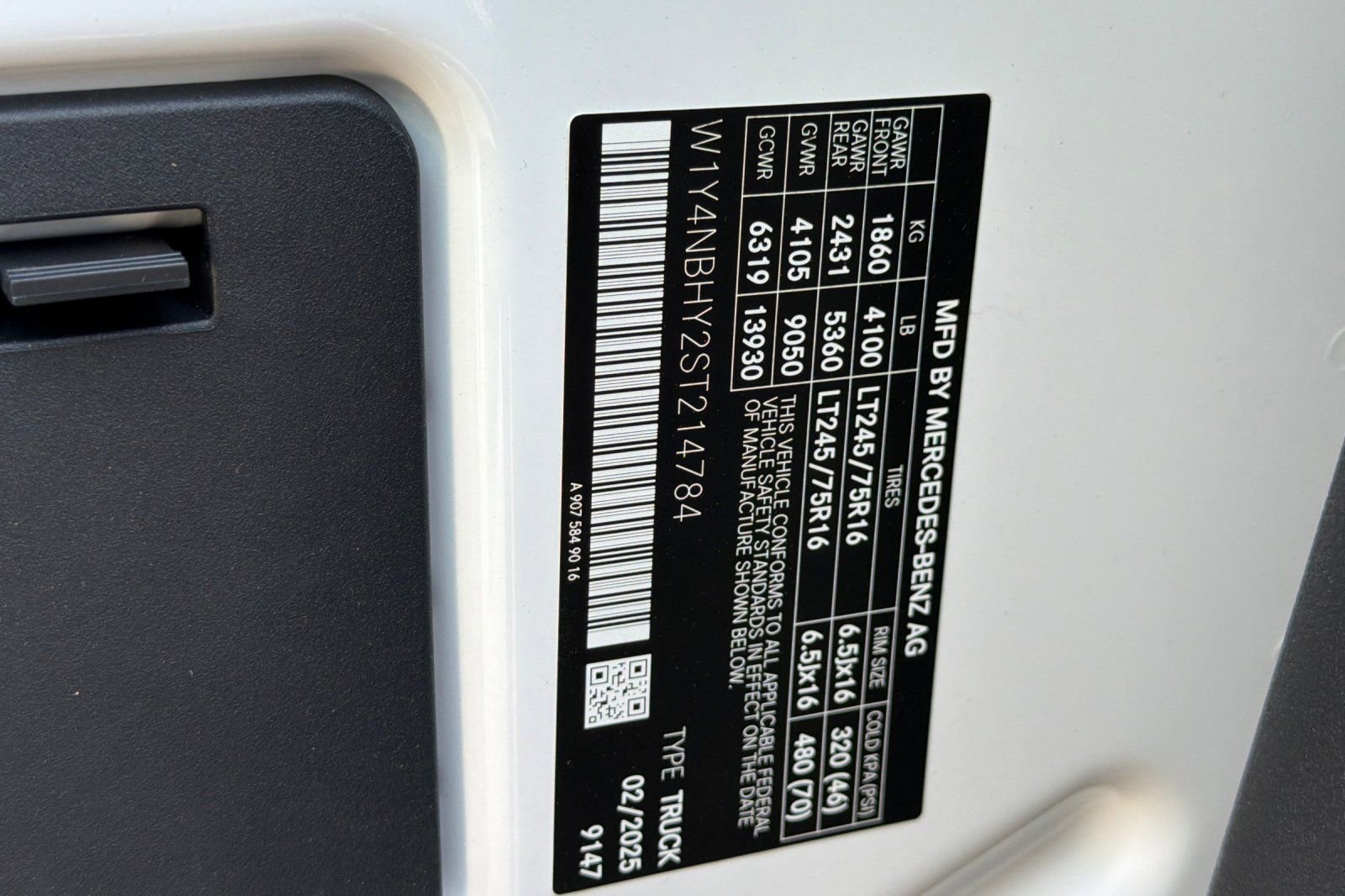 New 2025 Mercedes-Benz Sprinter 2500 image 31